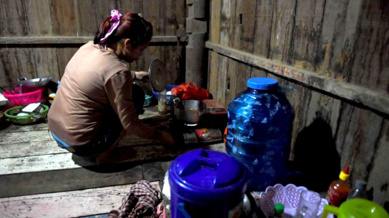 Miles de jóvenes camboyanas vendidas y forzadas a casarse en China