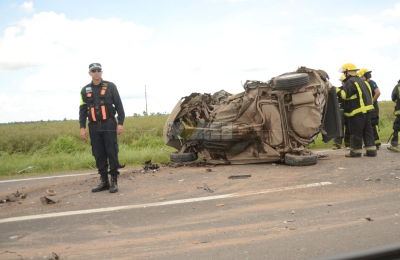 Conductor de remis pierde la vida en un violento choque múltiple en la Ruta 11