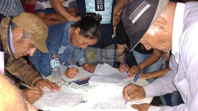 Fuerte reclamo en Castelli y Miraflores contra los aumentos tarifarios y los cortes de luz