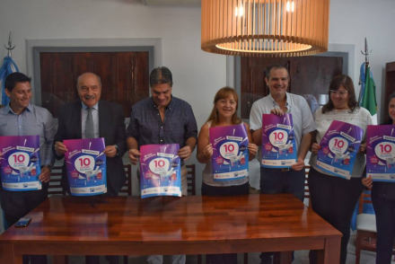Tarjeta Tuya aniversario 2.jpg