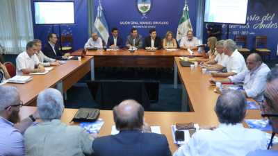 El Gobierno fundamentó los proyectos enviados para la extraordinaria del lunes