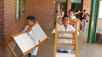 Con actos, paros y movilizaciones, el nivel primario inicia las clases