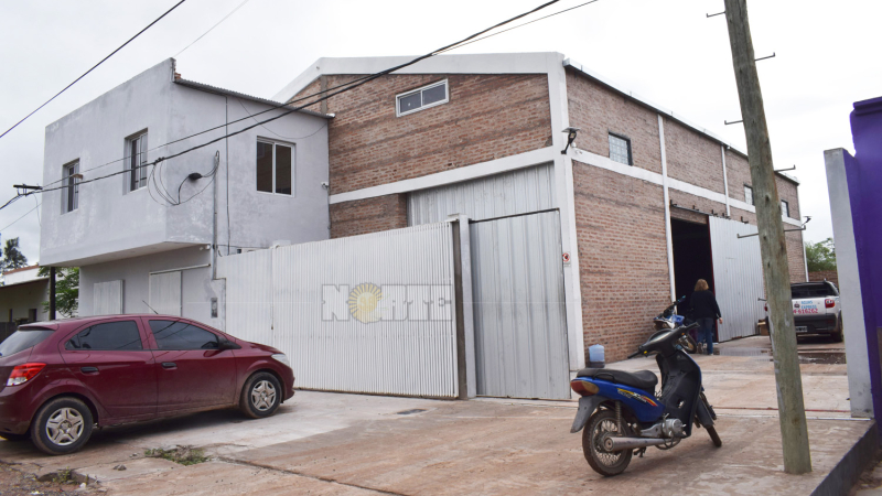 A punta de pistola y delante de su familia le robaron 90 mil pesos
