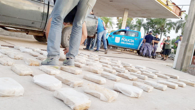 Interceptan una camioneta con 60 kilos de cocaína ocultos en doble fondo
