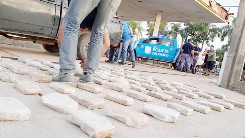 Interceptan una camioneta con 60 kilos de cocaína ocultos en doble fondo