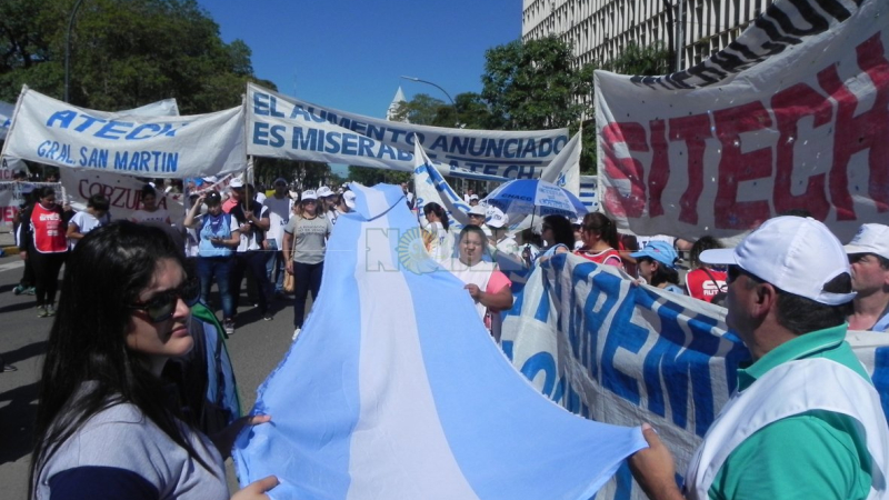 Otra semana de paro y se endurece el conflicto docente