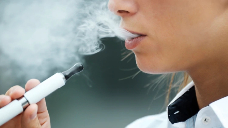 Vapeo: la introducción de nicotina en el cerebro adolescente puede llevar a una lucha a lo largo de la vida con la adicción