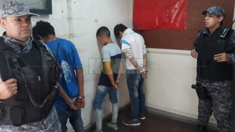 Tres jóvenes se llevaron una caja fuerte: fueron detenidos en pleno centro