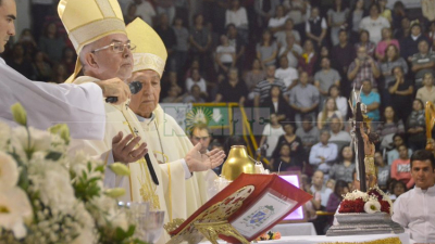 El arzobispo invitó a vivir la juventud de la Iglesia en la misa crismal