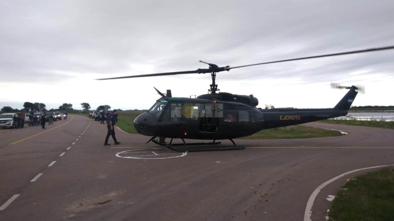 El Ejército rescató dos personas y acercó alimentos en sectores críticos