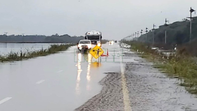 Hasta que no baje el agua es imposible realizar trabajos sobre la Ruta 89
