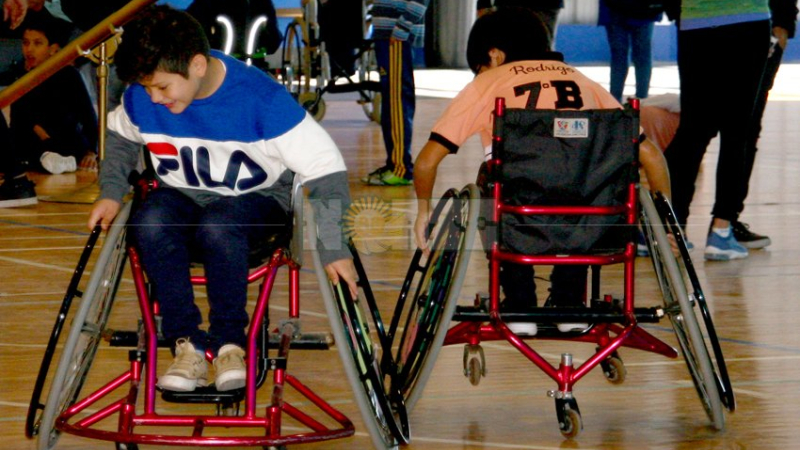 La Liga Deportiva Adaptada se lució en el polideportivo “Jaime Zapata” con más de 200 participantes