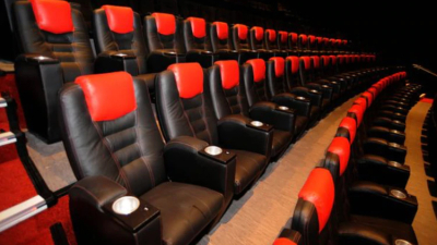 Insólito: un hombre murió asfixiado tras quedar atrapado en un asiento de cine