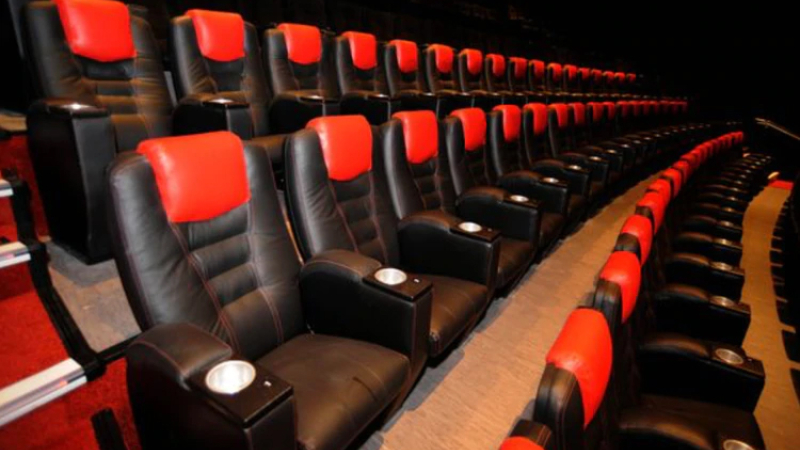 Insólito: un hombre murió asfixiado tras quedar atrapado en un asiento de cine