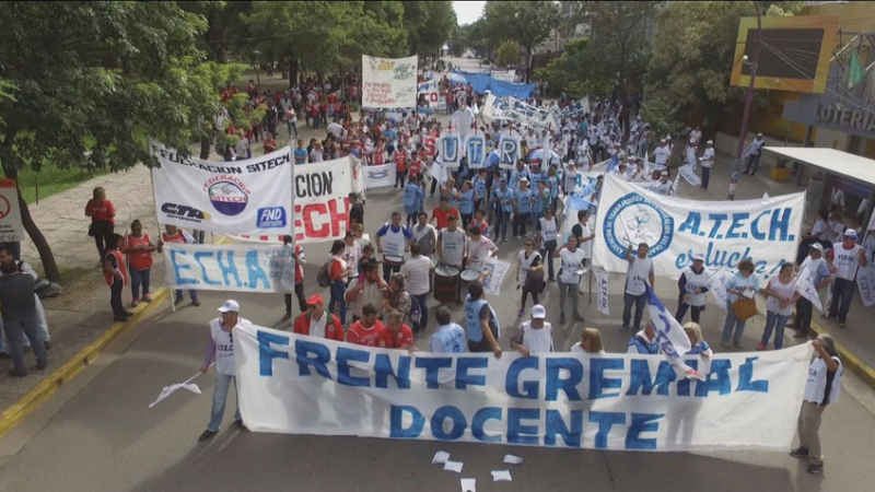 Docentes chaqueños adhieren al paro nacional de hoy