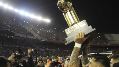 River achicó a tres la distancia con Boca en títulos obtenidos