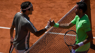 Federer arrolla a Mayer para llegar a cuartos en Roland Garros