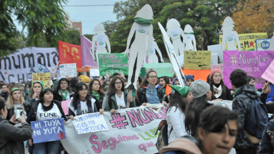 Marchas para concientizar sobre el Día Internacional de la No Violencia hacia la Mujer