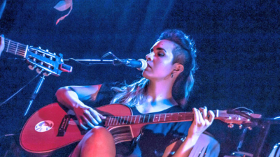“Soy escritora de canciones”