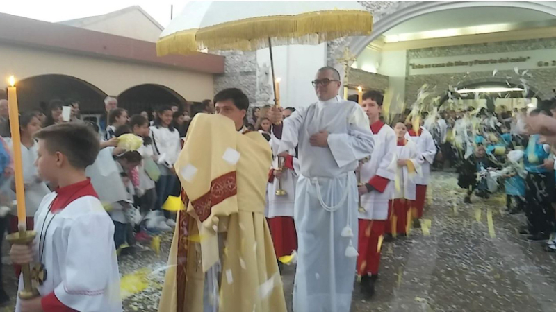 Du Graty celebró la fiesta del Corpus Christi