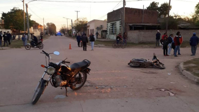 Grave siniestro vial en Pinedo: cinco heridos, entre ellos dos menores de 1 y 7 años