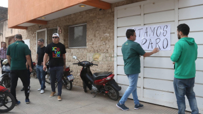 Trabajadores de una óptica de Resistencia de paro por tiempo indeterminado