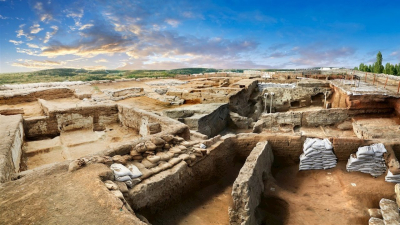 Hallan sepultado un gran asentamiento neolítico de 9.000 años