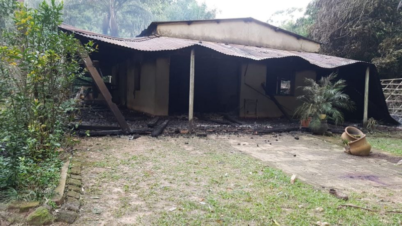 Horror en Virasoro: Hallan un cadáver en una casa incendiada de la zona rural