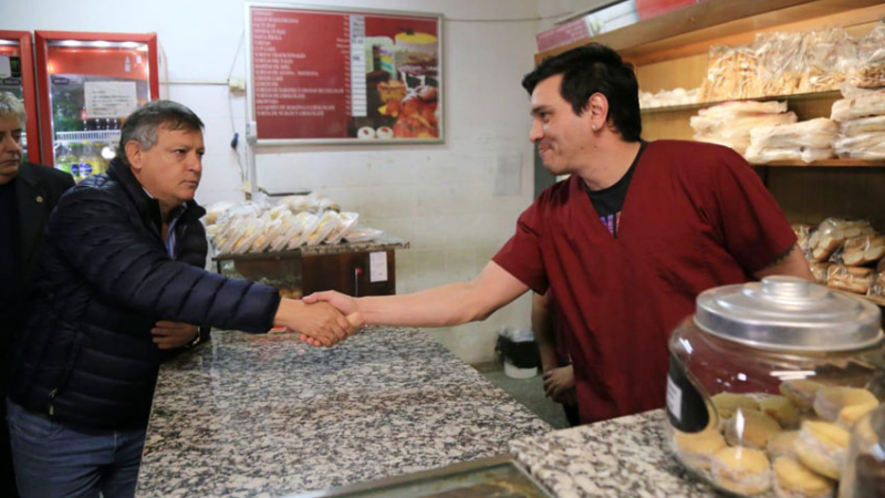 El gobierno volcará recursos para que el kilo de pan se venda a 55 pesos