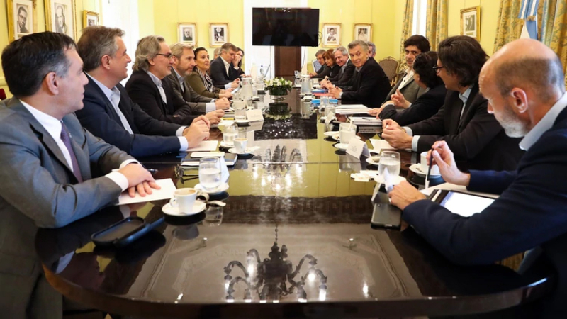 Con la llegada de Lacunza, se inició la reunión de gabinete