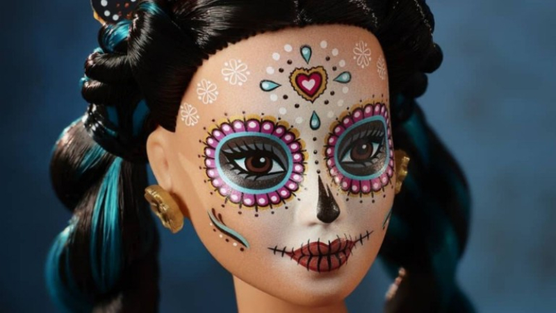 La Barbie del Día de Muertos: ¿“respetuoso tributo”, u “obvia apropiación cultural”?