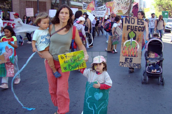 La huelga mundial en defensa del clima, la tierra y el monte en Resistencia 