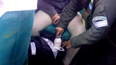 Frustran traslado de ketamina en un colectivo de larga distancia: detuvieron a una pasajera