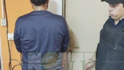Sáenz Peña: asesinaron a puñaladas a un joven e incendian vivienda del agresor; hay dos detenidos