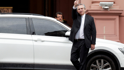 Tras poco más de una hora, terminó la reunión entre Macri y Fernández en la Rosada