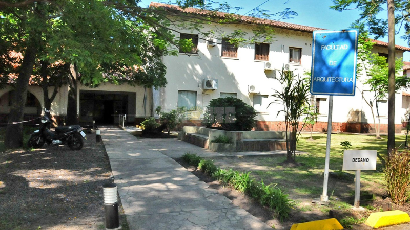 Denuncian cobro indebido de haberes en la UNNE