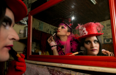 Drag queen: la exageración de la mujer, el alter ego del hombre