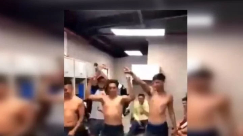 Polémica en México por una burla de jugadores al himno "Un violador en tu Camino"