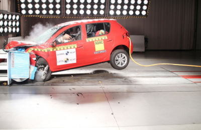 Corolla el más seguro, Renault mejora pero poco
