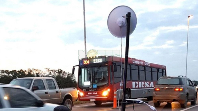 Con radares móviles, se controlan los límites de velocidad en el puente