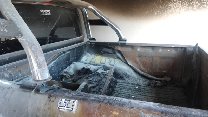 Incendiaron camioneta de un productor en Charata