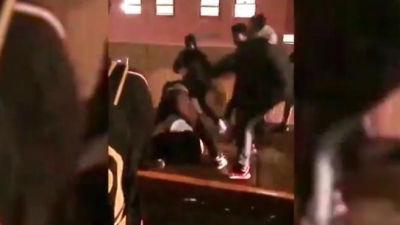 Jugadores de básquet le dieron una paliza a su entrenador y se filmaron