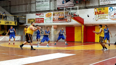 Española venció a UNCAus y ya está en cuartos de final