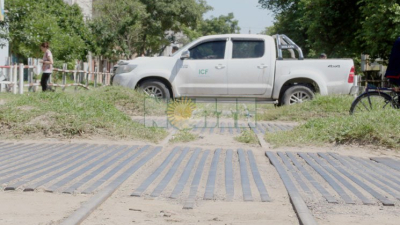 Los años, la basura y los pastizales complican el servicio ferroviario