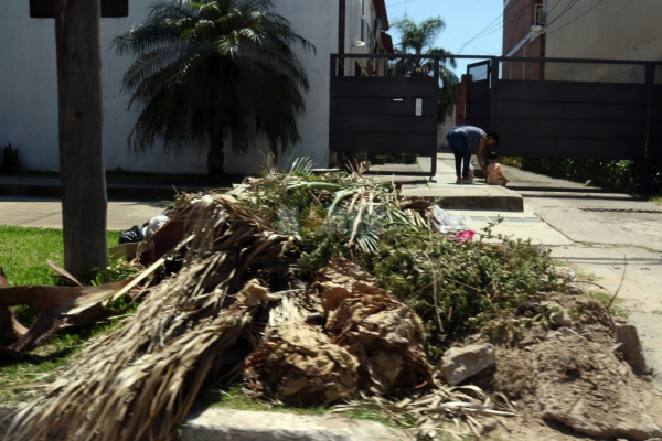 Calle Yrigoyen, un corredor a pura basura ?