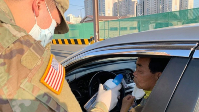 “La prueba del vinagre”: militares estadounidenses aplican un sencillo test para intentar detectar el coronavirus sin fiebre