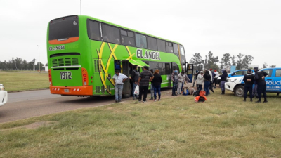 Interceptan un colectivo con 58 pasajeros procedentes de Rosario