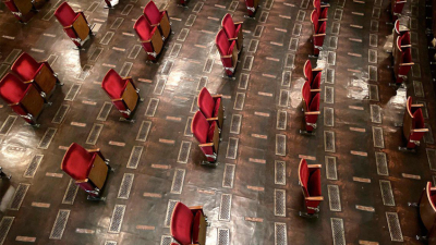 Alemania: un teatro reabrió sus puertas respetando el distanciamiento