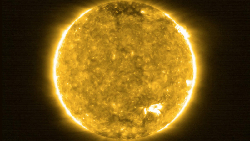 Llamaradas solares saludan el acercamiento de la Solar Orbiter