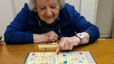 Un servicio de teleasistencia para adultos mayores que viven solos